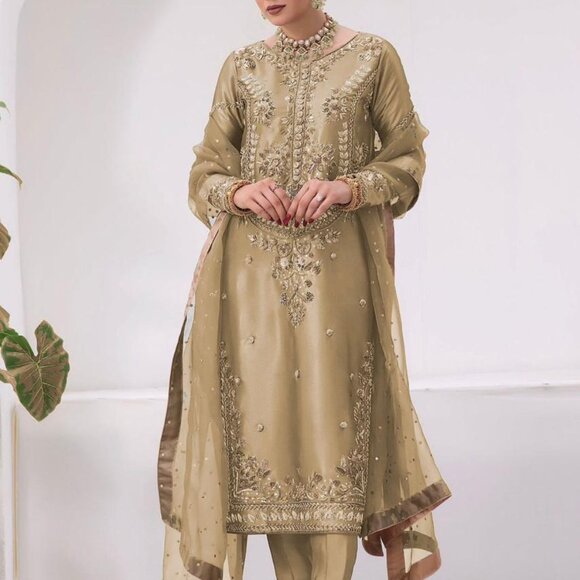 PAKISTANI DESIGNER SALWAR SUIT - Picture 5 of 7